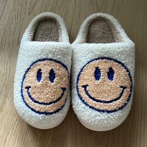 Teddy Smiley Face Slippers